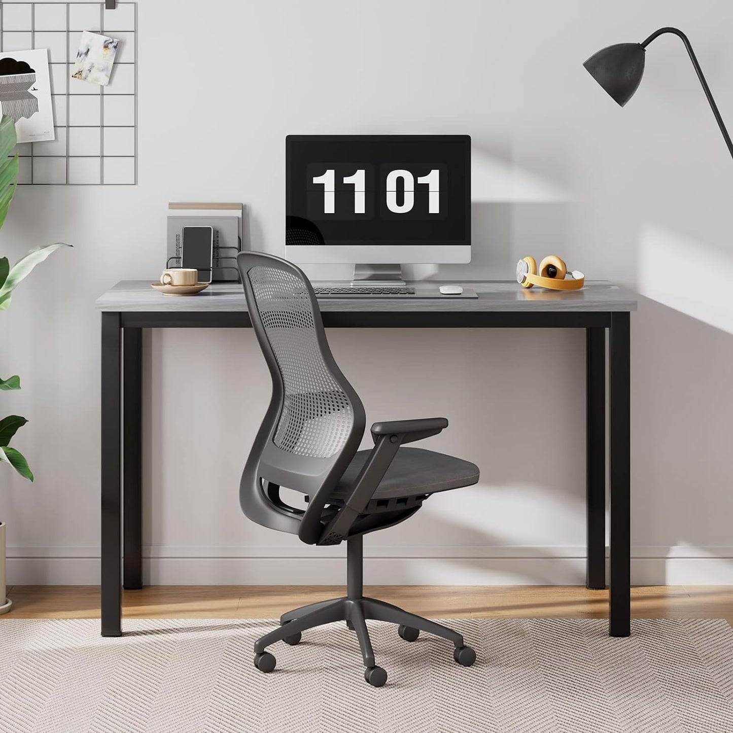 Small Desk, 39.4 Inches Sturdy Writing Desk for Small Spaces, Small Computer Desk Teens Desk Study Table Laptop Desk Home Ofice Desk, Black Metal Frame, Grey